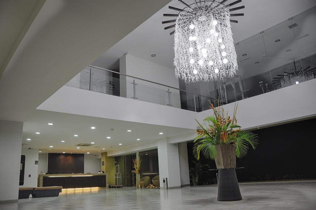 Hotel Makana Resort Тонсупа Екстериор снимка