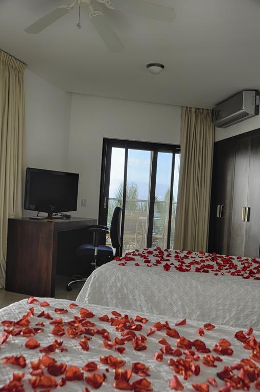Hotel Makana Resort Тонсупа Екстериор снимка