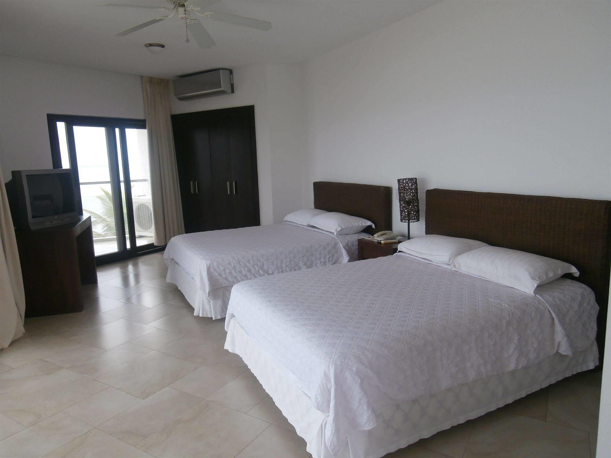 Hotel Makana Resort Тонсупа Екстериор снимка