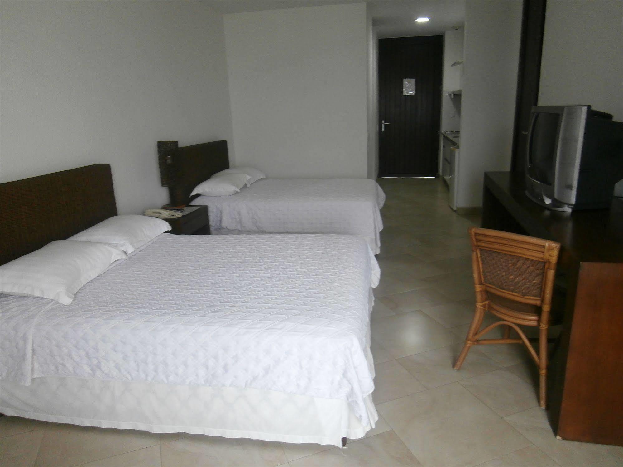 Hotel Makana Resort Тонсупа Екстериор снимка