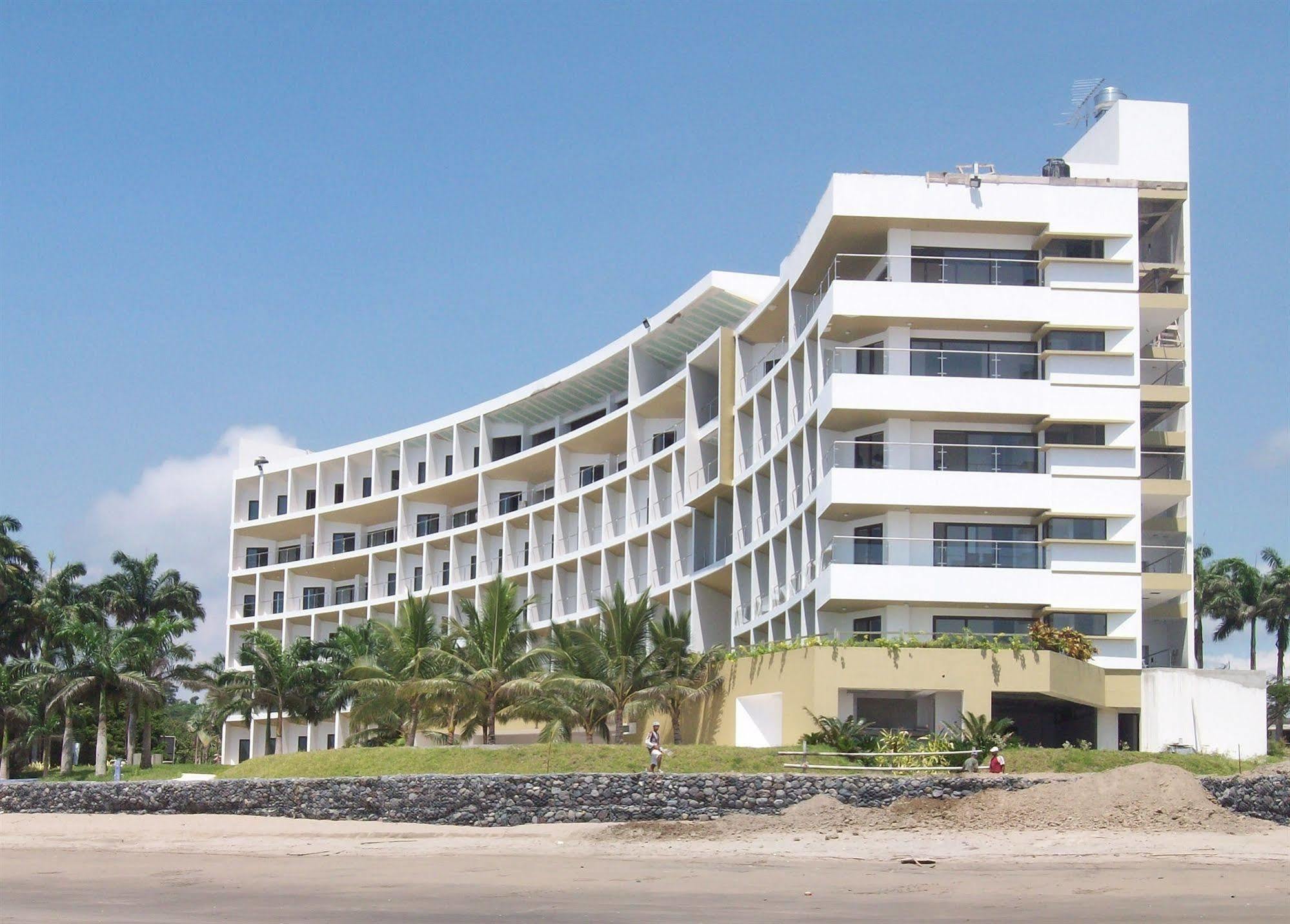 Hotel Makana Resort Тонсупа Екстериор снимка