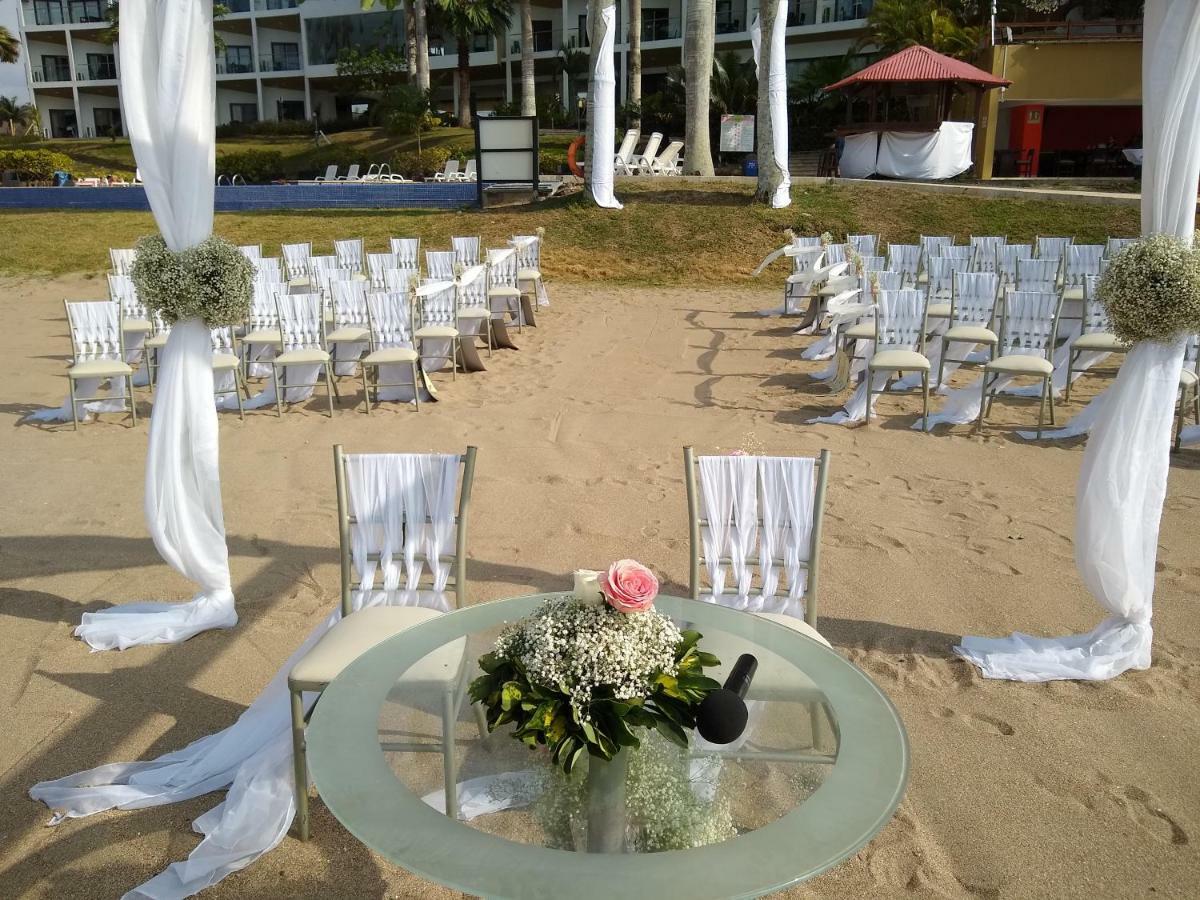 Hotel Makana Resort Тонсупа Екстериор снимка